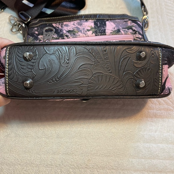Montana west crossbody purse pink camo with cross nwot faux stones tourquoise - Picture 4 of 7